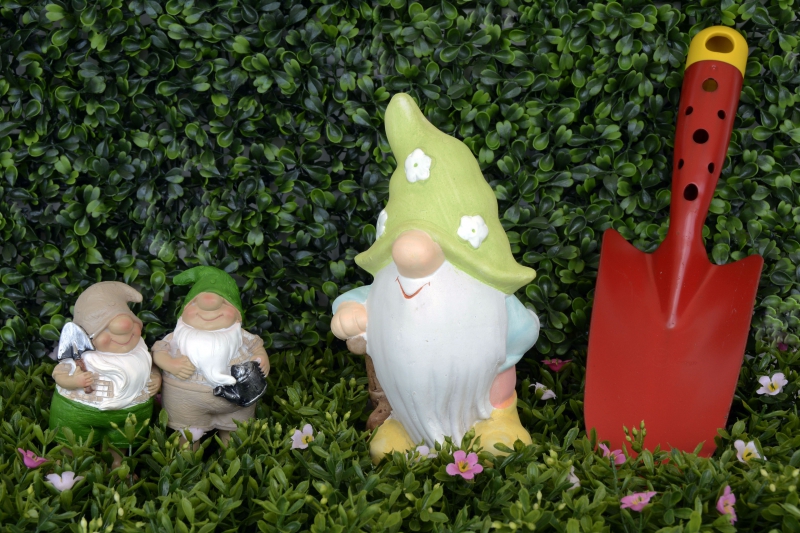 jardinerie-MEOUNES LES MONTRIEUX-min_garden-gnome-1404358